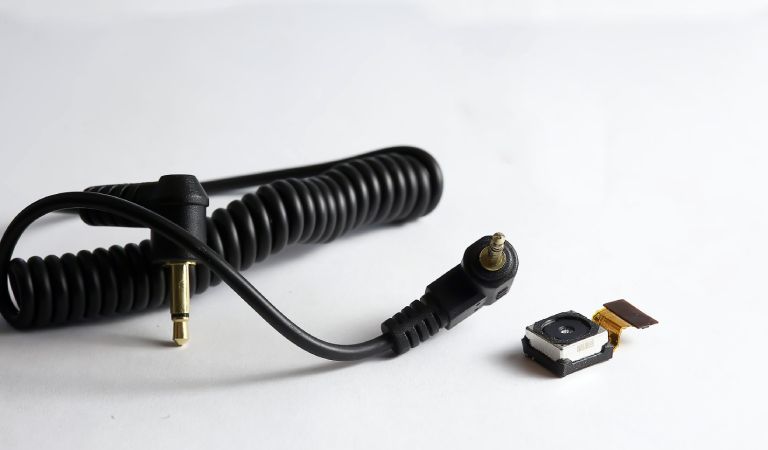 Camera spion cu lentile de inalta calitate si senzori pentru imagini clare.