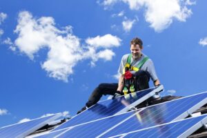 isteme fotovoltaice on-grid vs off-grid pentru energie verde.