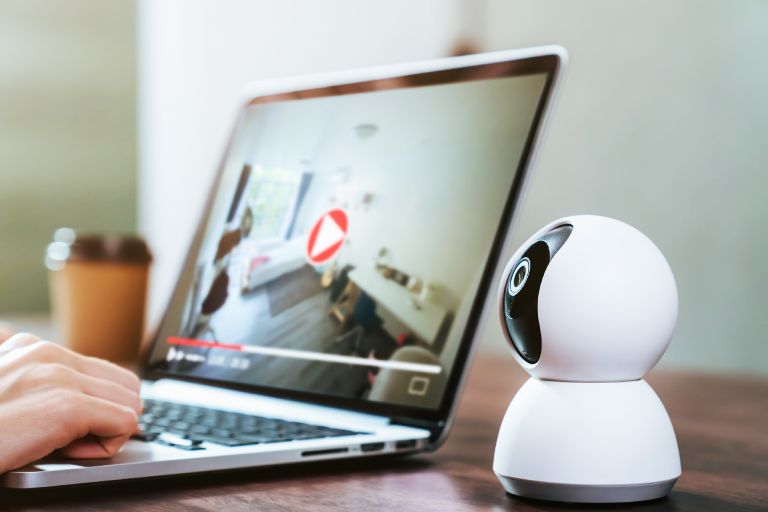 Timpul cat inregistreaza o camera de supraveghere depinde de capacitatea de stocare.