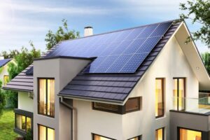 Un sistem fotovoltaic de 5 kW produce intre 15 si 25 kWh pe zi.