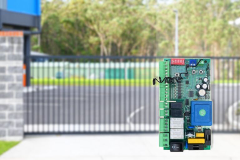 Automatizare porti culisante cu placa de comanda Linomatik.