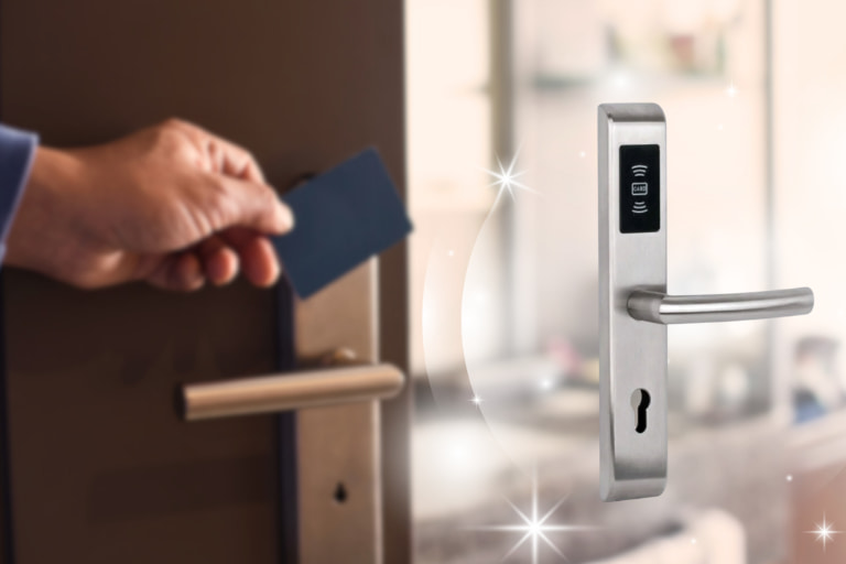 Incuietoare stanalone cu cititor card.