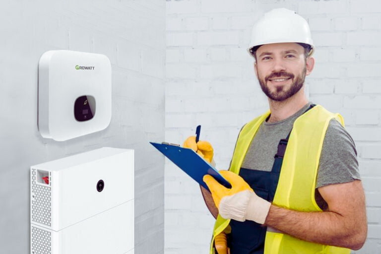 Kituri pentru stocare energie solara in baterii.