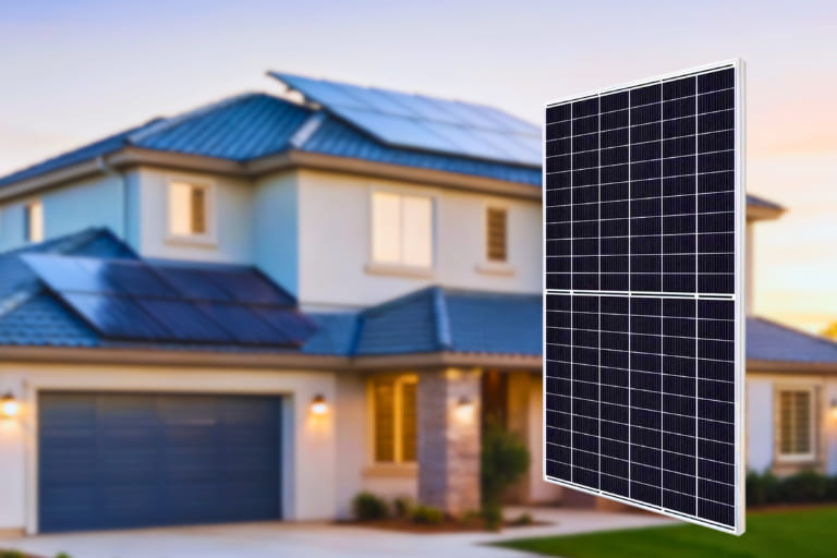 Dimensiunea panourilor fotovoltaice si rolul acestora in productia de energie.