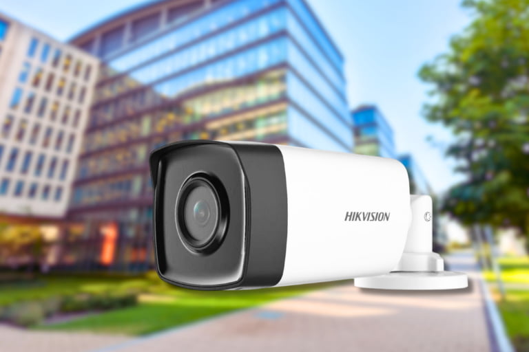 Camera supraveghere exterior Full HD cu infrarosu.