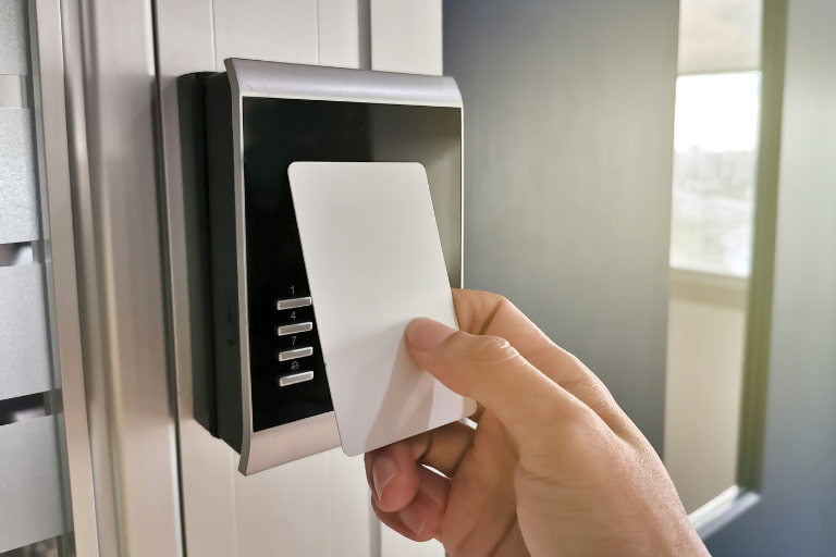 Panou interfon pentru scara de bloc.